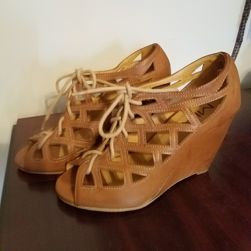 MIA wedges